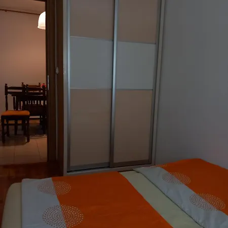 Istocno アパート